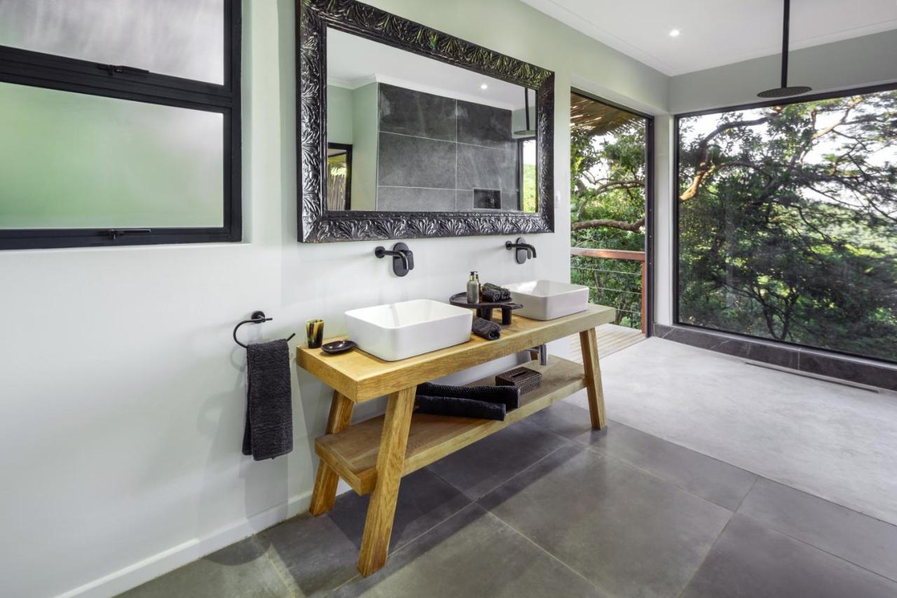 Sungulwane Private Game Lodge Hluhluwe Bagian luar foto