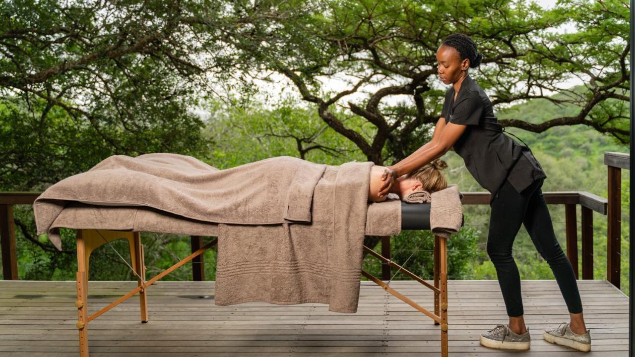 Sungulwane Private Game Lodge Hluhluwe Bagian luar foto