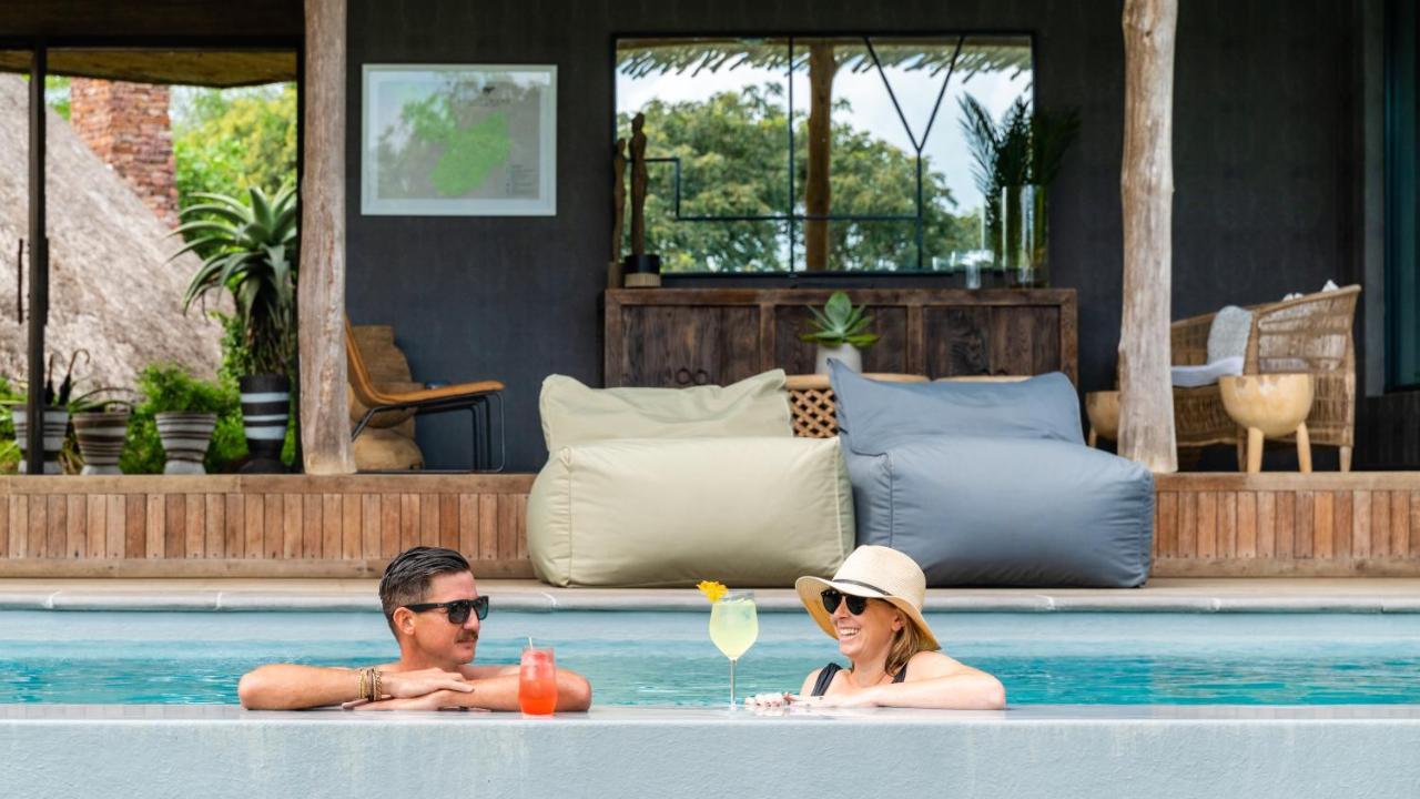 Sungulwane Private Game Lodge Hluhluwe Bagian luar foto