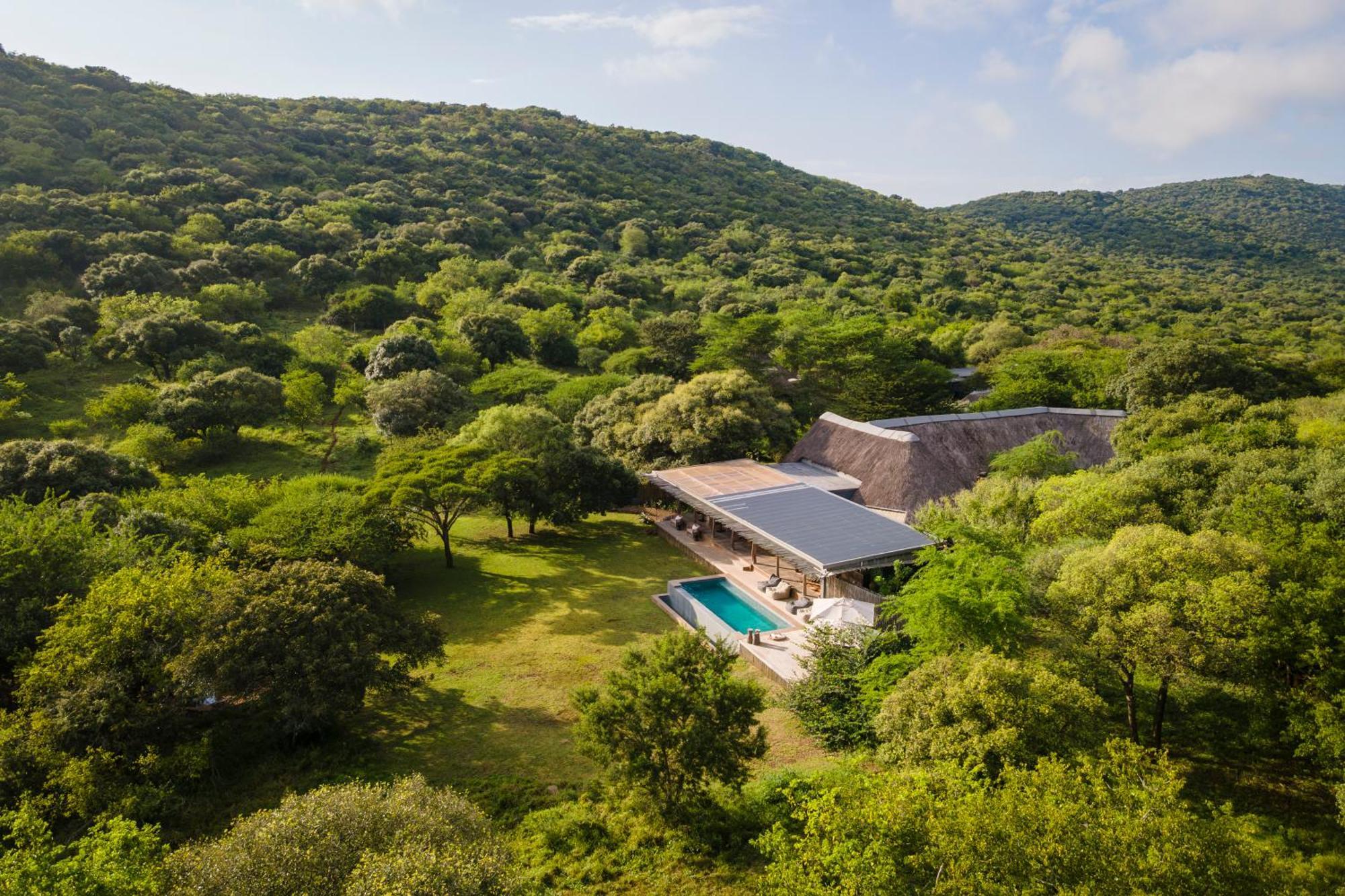 Sungulwane Private Game Lodge Hluhluwe Bagian luar foto